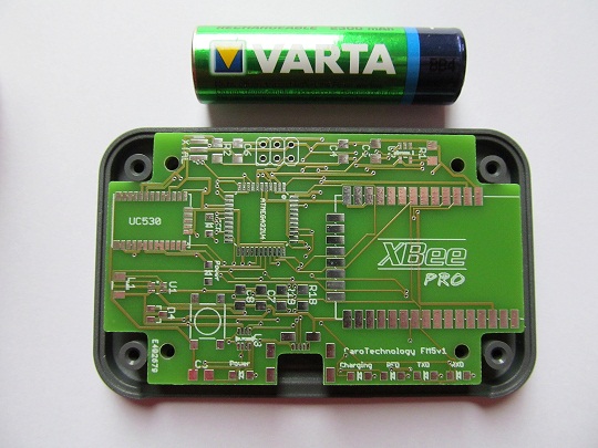 De module is bijna net zo lang als een AA-batterij